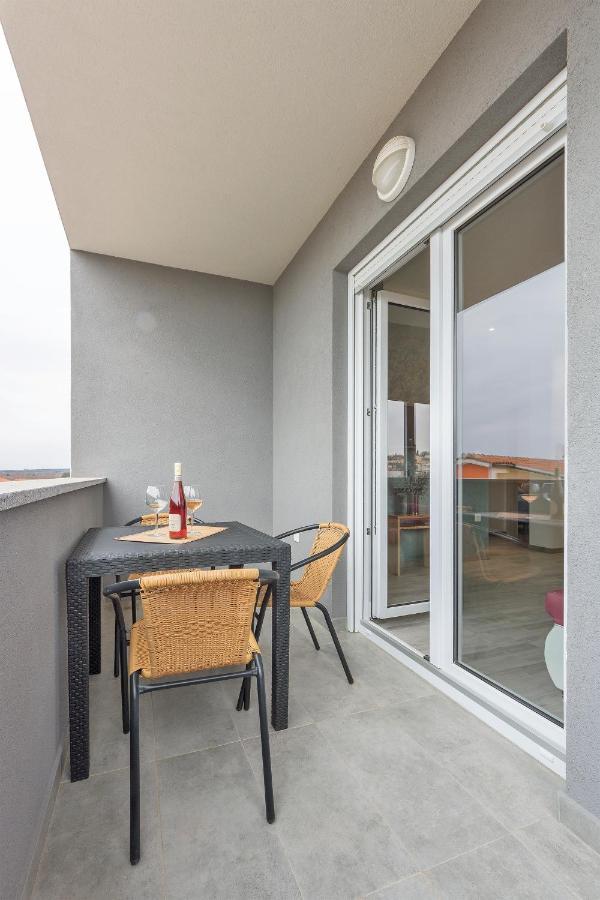 2 Bedroom Apartment Peroj Fažana Exterior foto